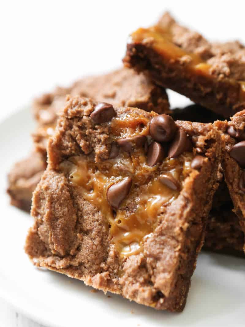 Easy Chocolate Caramel Brownies Recipe - pipandebby.com