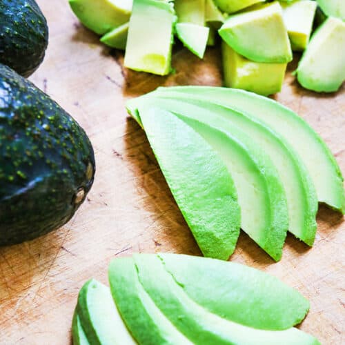 A Step-By-Step Guide to De-Pitting and Slicing an Avocado – Schmidt Bros.