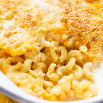 Creamy Baked Mac and Cheese - pipandebby.com