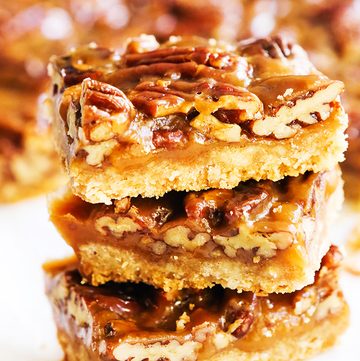 Delicious caramel pecan bars with a buttery crust and rich caramel topping.