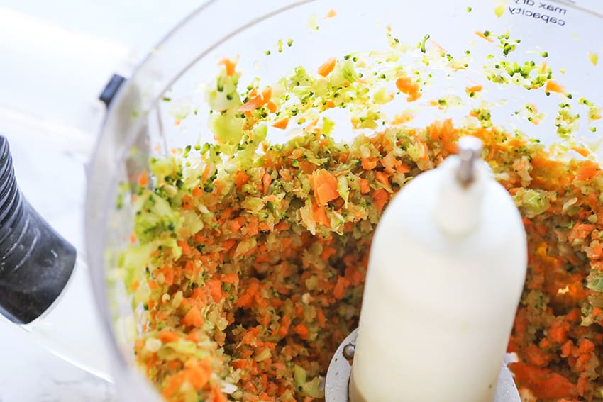 Pulsed vegetables in a food processor