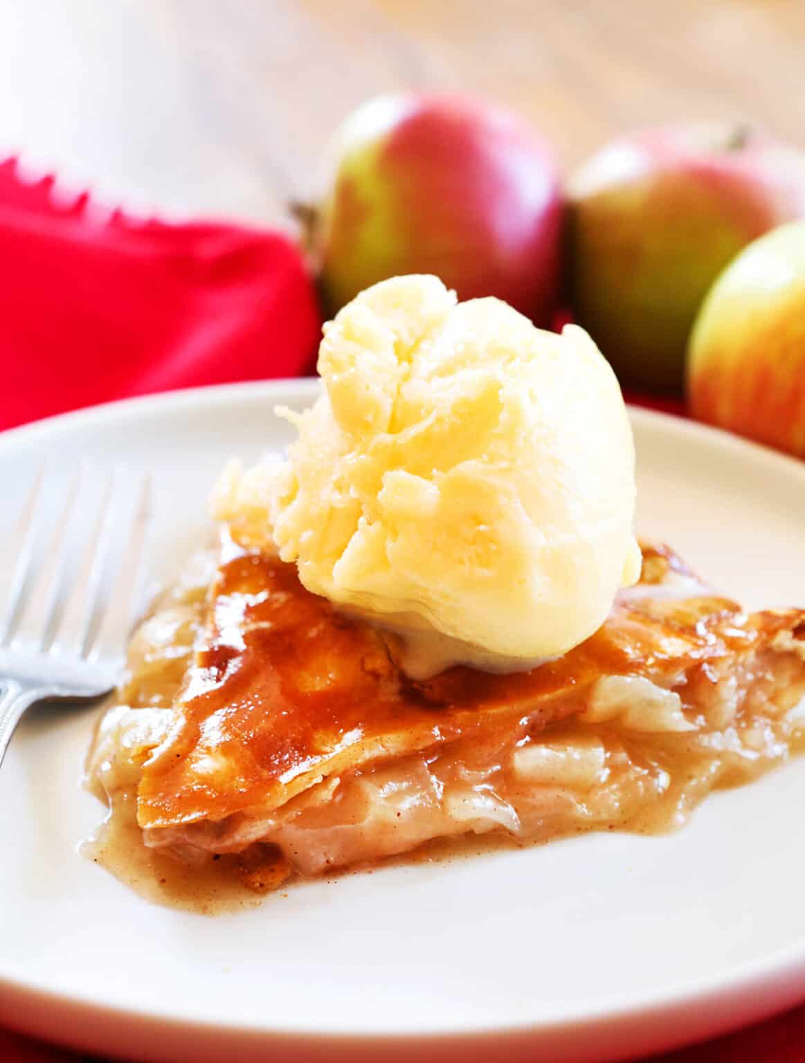 How To Make Easy Apple Pie - A Classic Made Simple! - Pip and Ebby