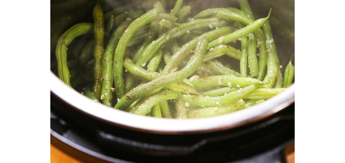 Steamed green beans in an Instant Pot.